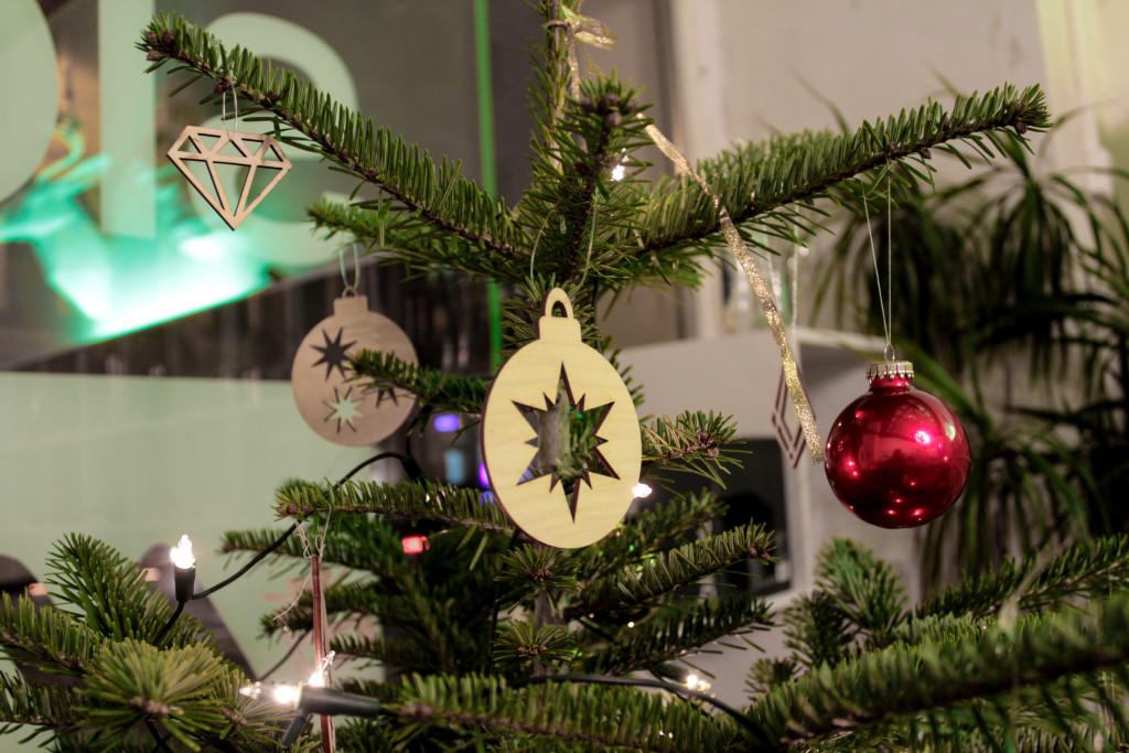 Weihnachtsschmuck mit persönlicher Gravur, selbst gestalten